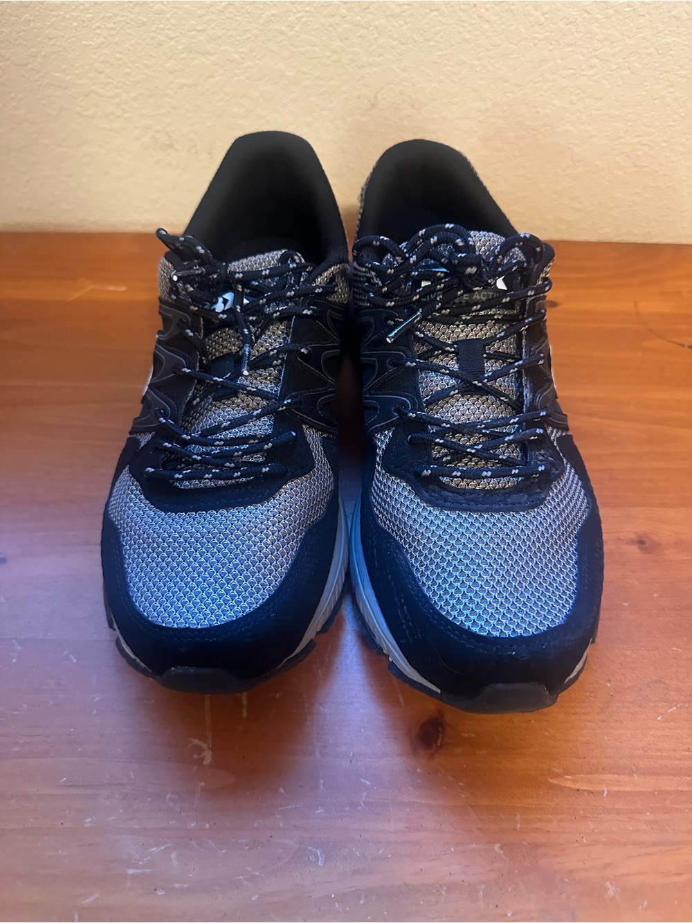 RBX Men's Gray and Black Athletic Sneakers
